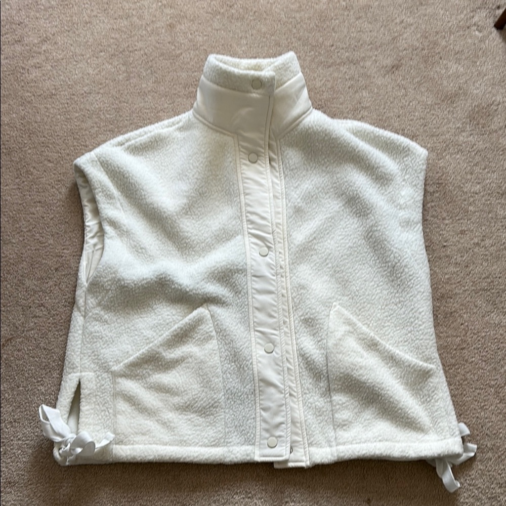 Women's White Sleeveless Jacket